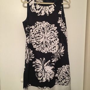 Evan-Picone Shift in Blue and White. Great basic